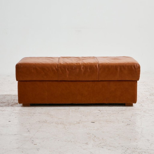 MK11156 Ottoman with leather upholstery