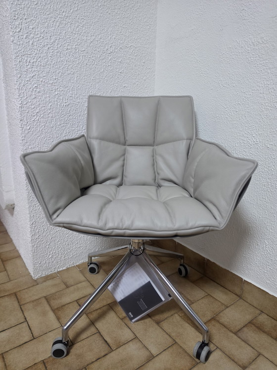 Image 1 of NEUF - " Juste déballé " Fauteuil Husk B&B Italia (Maxalto) - Cuir Gris