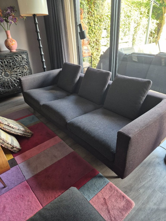 Moooi Boutique - Divano a tre posti, Poltrona e Poggiapiedi – Zona salotto, Textile, Wood (photo 4 of 11)