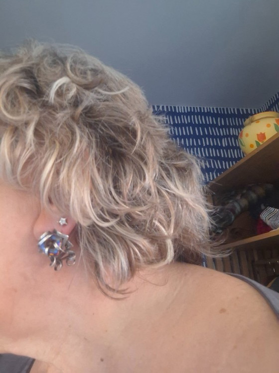 Image 1 of Originele zilveren oorbellen van Ostrowski Design met Swarovski-kristallen.
