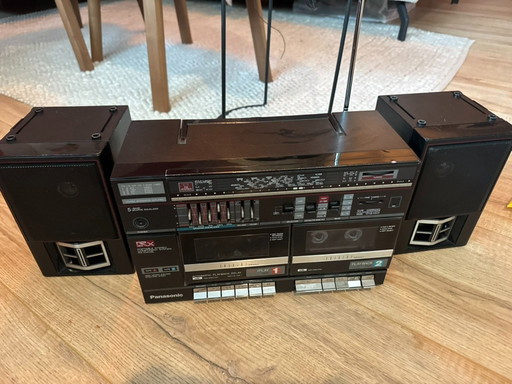Radiocasete vintage Panasonic RX-CW26L de los años 80