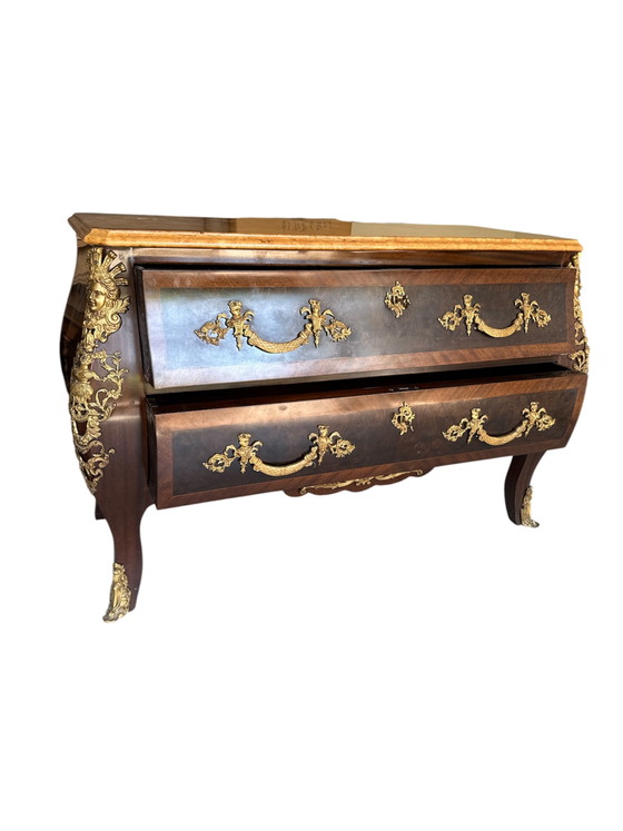 Image 1 of  elegant Louis XV-style commode 