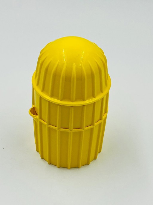 Modernistischer, geschnitzter, geriffelter Zitronenpresser – keukenaccessoires, Plastic (photo 2 of 8)