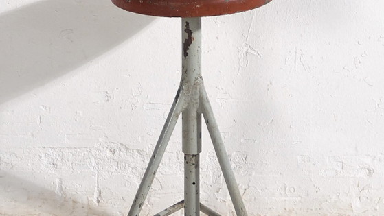 Sgabello rotondo in metallo stile industriale (c.1950) #9 – Sgabelli, Iron, Industrieel (photo 3 of 16)