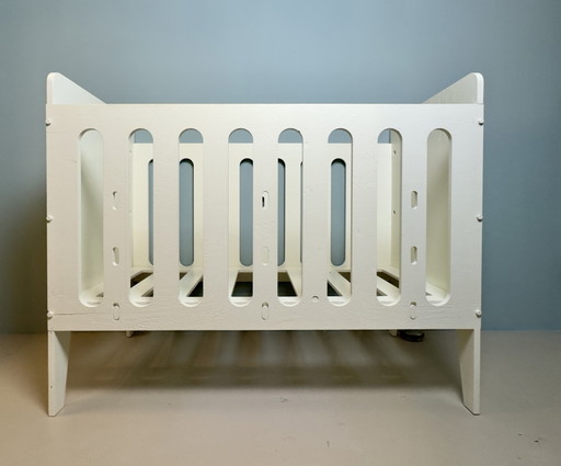 Cama infantil de Piet Hein Eek Crisis