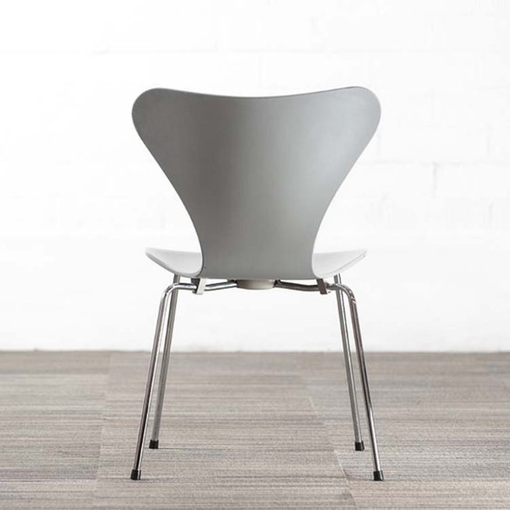 Image 1 of Fritz Hansen Serie 7 Schmetterlings-Empfangsstuhl