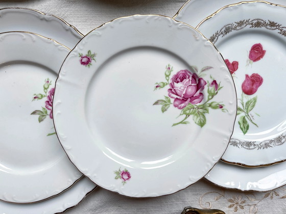 6 Vintage White Gilded Porcelain Plates + 6 Mismatched Floral Small Plates – Crockery (photo 8 of 17)