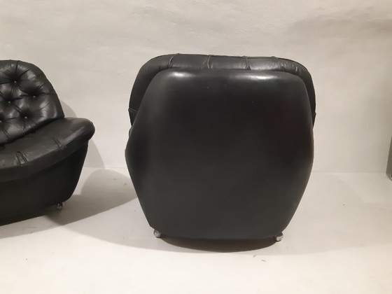 Image 1 of 2x Brazil Chesterfield Egg Lounge Sessel aus den 1970er Jahren auf Rollen