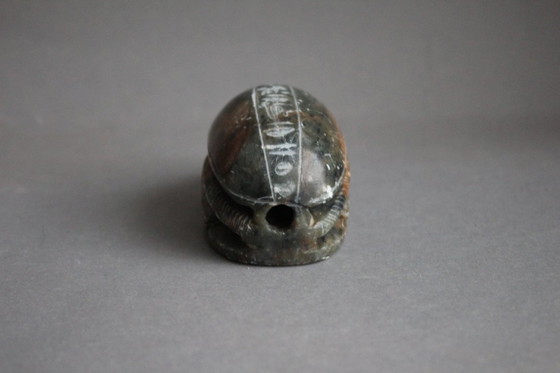Image 1 of Großer Skarabäus aus Stein 340g Handgeschnitzt mit Hieroglyphen Bleistifthalter