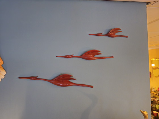 Image 1 of Decorazione murale vintage in legno di teak con uccelli.