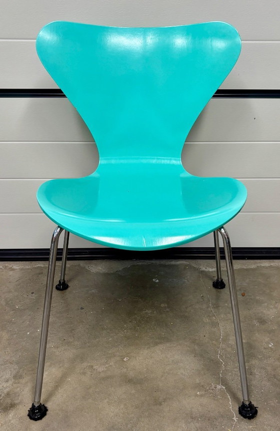 Image 1 of 6xFritz Hansen Series 7 butterfly chairs with Superellips Dining Table B613