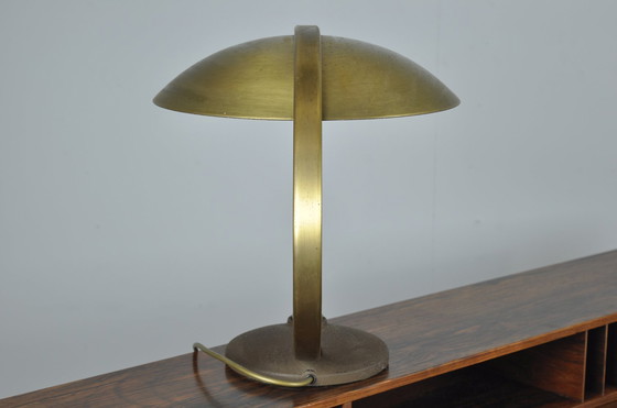 Image 1 of Bellissima lampada da tavolo in ottone Art déco/Bauhaus della metà del secolo scorso di Egon Hillebrand anni '60