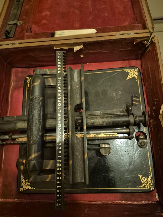 New American Typemachine – New American Mfg. Co., Decoratieve objecten, Metal, Textile (photo 5 of 11)