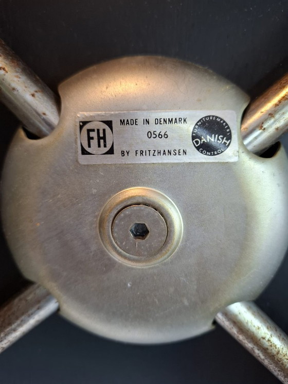 Image 1 of fritz hansen vlinderstoel 0566 vitage plus tafel