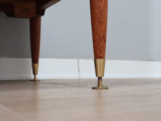 Image 1 of Haut-plat italien en teck des années 1960, restauré avec des pieds en laiton