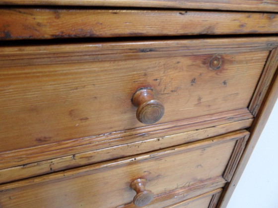 Image 1 of Antieke grenenhouten ladekast