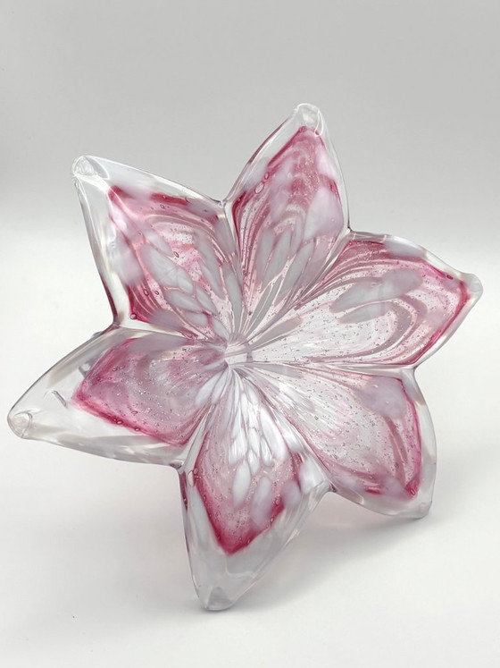 Image 1 of coppia di fiori in vetro artistico realizzati a mano in Italia, secondo la tradizione veneziana di murano, di 20x20x11.
