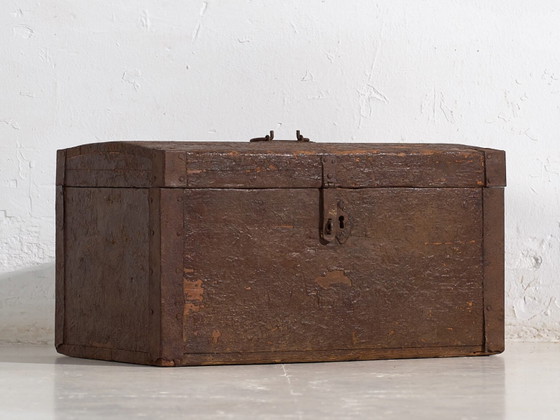 Coffre ancien avec structure métallique (c.1920) #3 – Commodes, Metal, Rustic (photo 14 of 34)