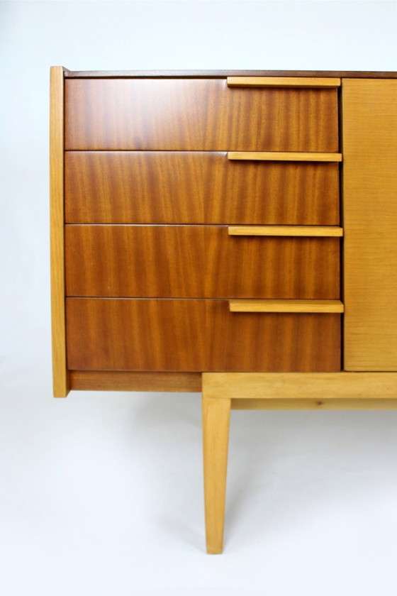 Credenza Mid-Century Modern restaurata in mogano e frassino di UP Zavody, anni '60 – Credenze, Wood (photo 12 of 24)