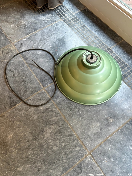 Green vintage pendant lamp 60s (Willy Meyer) – Aluminium (photo 6 of 7)