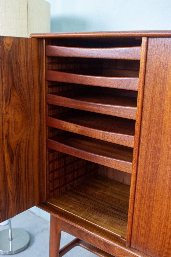 Image 1 of Vintage teakhouten dressoir Svend Aage Madsen Deense jaren 60