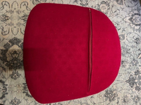 Image 1 of 4 x Tulip Saarinen swivel armchair