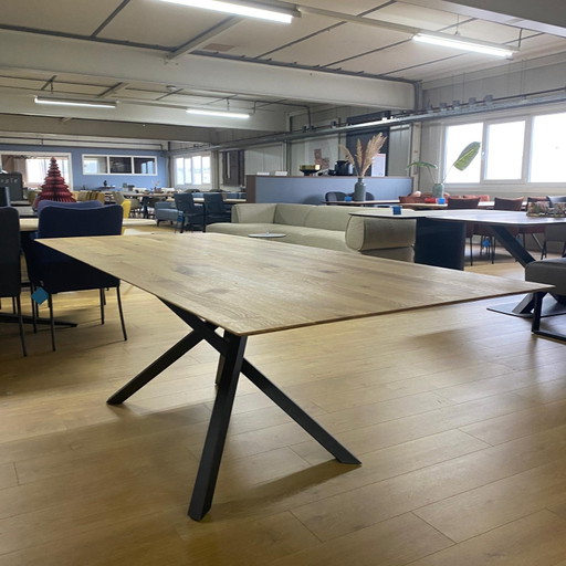 Maas 2.0 – Bert Plantagie, eettafels