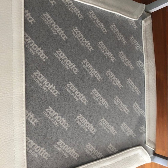 Image 1 of Sedia Lia Zanotta, ecofire bianco, base in alluminio - come nuova