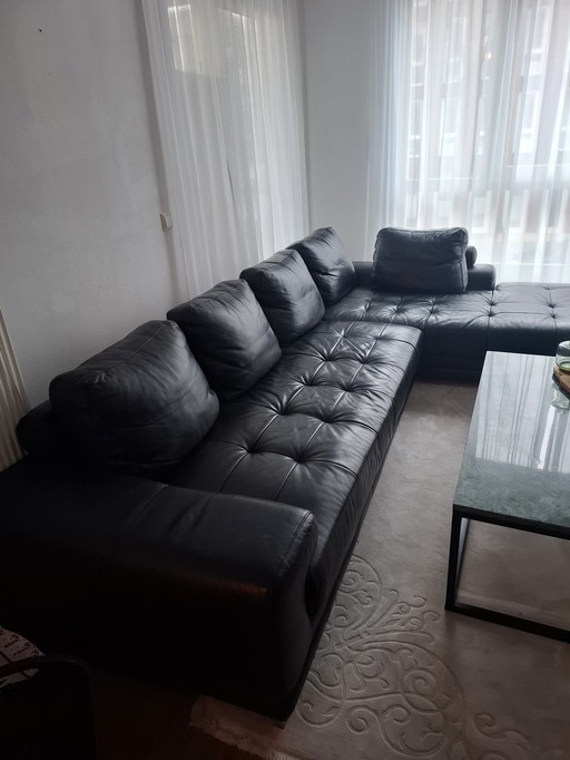 Poltrona in pelle nera