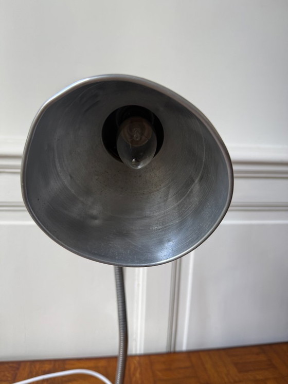 Image 1 of Vintage industriële bureaulamp uit de jaren 50 van aluminium met verstelbare arm.