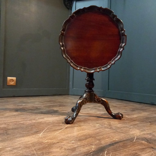 Mesa auxiliar antigua de caoba con tablero inclinable estilo georgiano de 1904