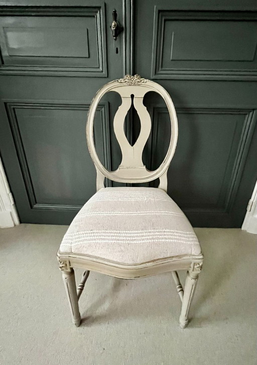 Chaises de salle à manger GUSTAVIAN suédoises sculptées à la main en forme de rose (6 pièces)