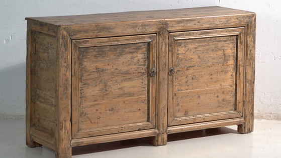 Antikes chinesisches Kiefern-Sideboard – China, circa 1930 – Brass (photo 3 of 40)