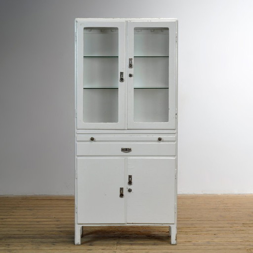Medizinischer Holzschrank, um 1950