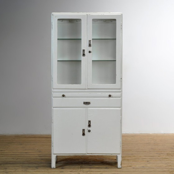 Image 1 of Medizinischer Holzschrank, um 1950