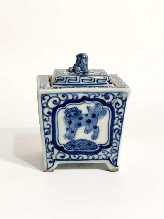 Petit potiche en porcelaine chinoise peinte à la main des années 1950 – Vases (photo 2 of 10)