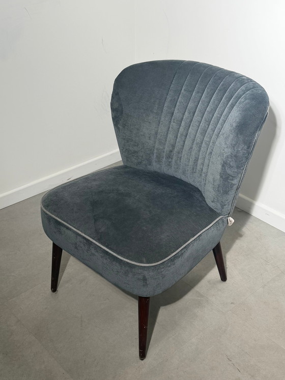 Silla de cóctel Dutchbone de terciopelo con tapicería azul grisácea. – Sillones, Wood (photo 3 of 4)