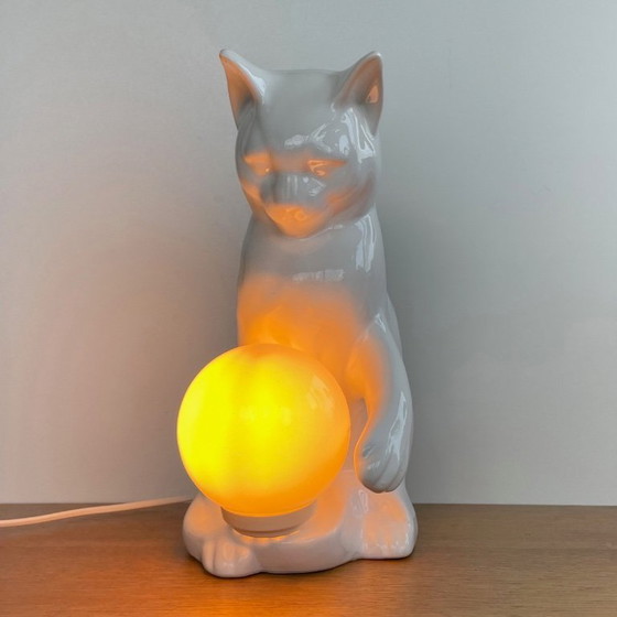 Image 1 of vintage kat LAMP porselein 70’s opaalglas Mid Century poes