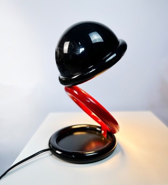 Image 1 of Pop-up bureaulamp uit de jaren 80 – Zwart & Rood Retro Magie