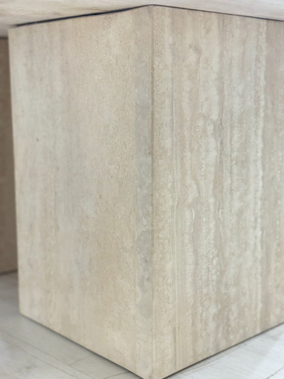 Image 1 of Table basse vintage en travertin / Table années 70 / Pierre naturelle
