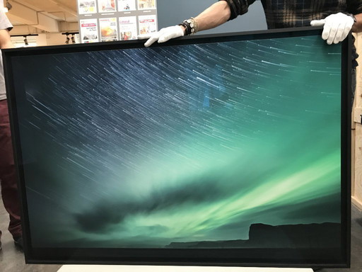 Aurora boreale e scie stellari in Islanda, 100x150cm, cornice museale, edizione 1/3