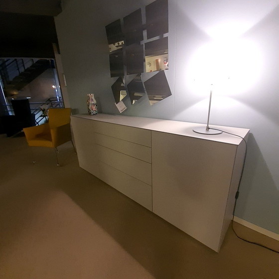 Image 1 of Dividi dressoir