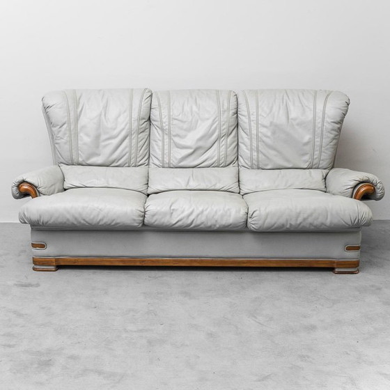 Image 1 of DIVANO 3 POSTI VINTAGE EN PELLE GRIGIO E LEGNO ANNI '50 MODERNARIATO