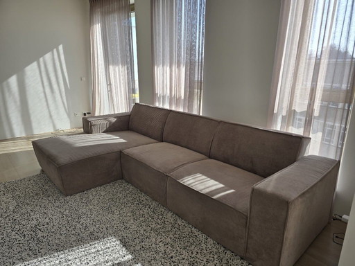 Großes Sofa (310cm x 160cm) mit Teppich (270cm x 205cm)