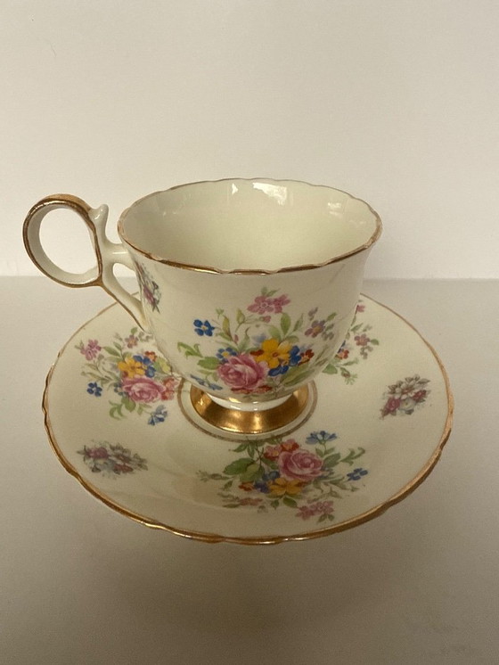 Image 1 of Tasse à thé en porcelaine Delphine