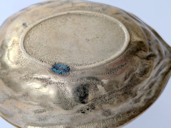 Image 1 of Cascanueces de nogal y latón de mediados de siglo | Decoración navideña de latón macizo