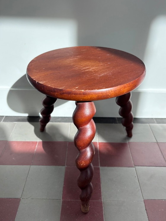 Vintage Franse Brutalistische Driepoot Kruk / Tabouret – Mid-Century Gerstekorrel Draai – Plantentafel, Wood (photo 5 of 8)