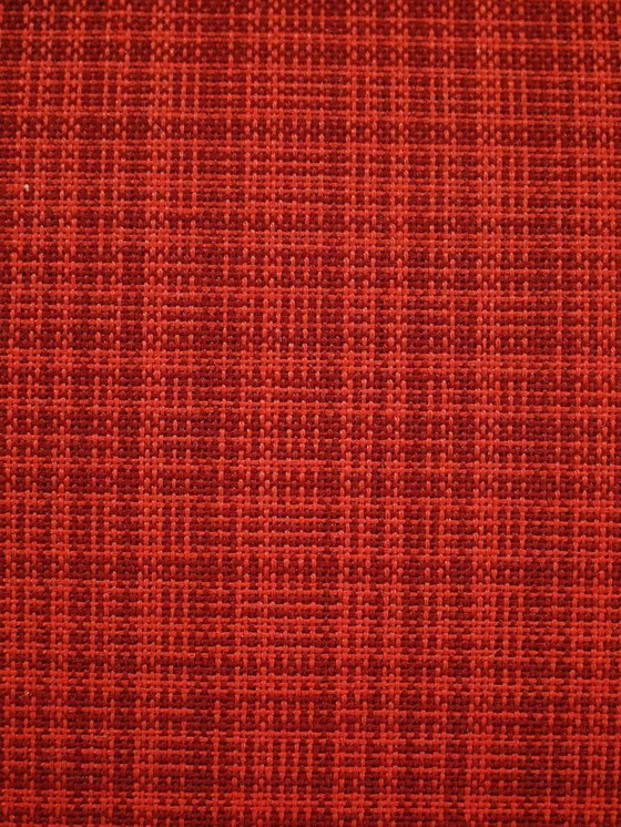 Image 1 of Poltrona scandinava in faggio degli anni '50 con rivestimento rosso