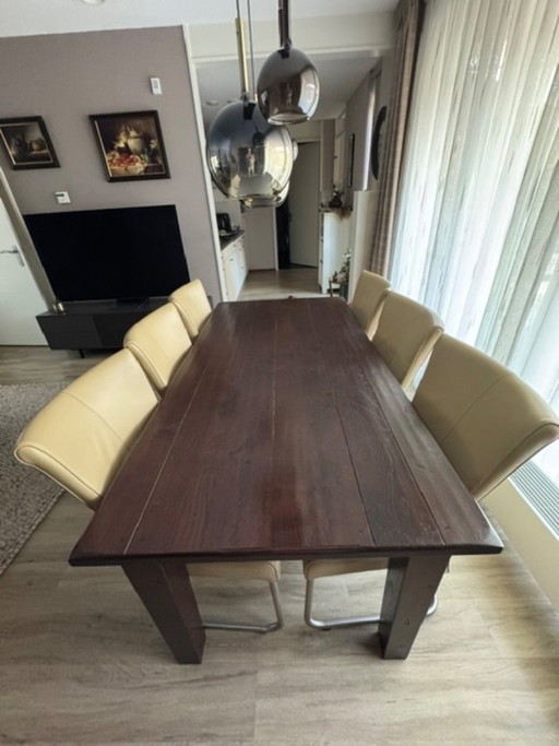 Tavolo da pranzo con 6 sedie in pelle