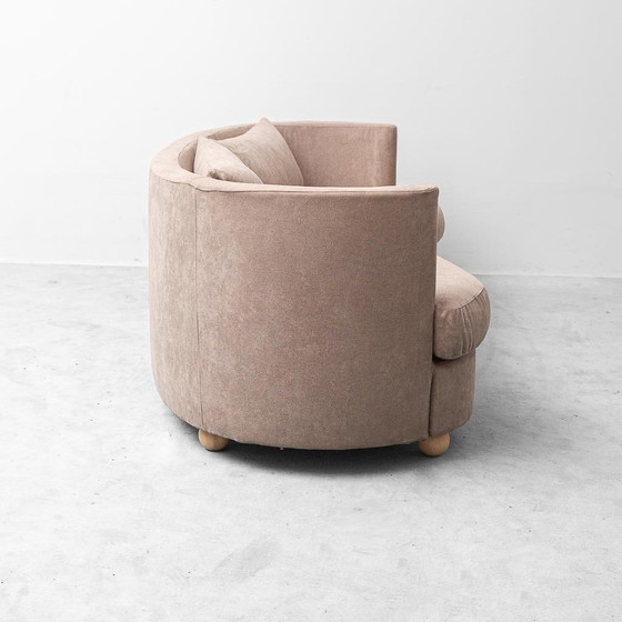 Divano curvo vintage in tessuto marrone – design italiano anni '70 modernariato – Sofà, Wood (photo 8 of 12)